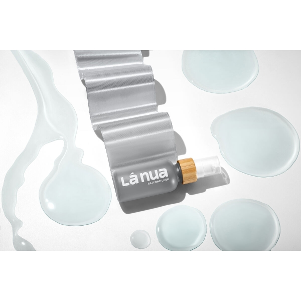 Lubrificante Lá Nua Silicone 100 ml, fórmula de silicone com aloe vera e manteiga de cacau, ideal para lubrificação duradoura e cuidado com a pele.