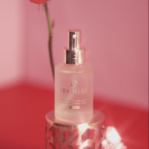 Aplicação do lubrificante para um momento íntimo confortável e prazeroso.