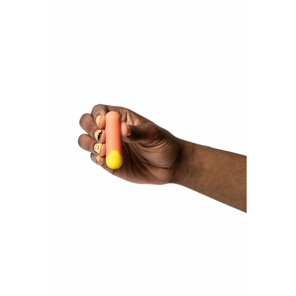 ROMP Riot bullet vibrador compacto com 6 intensidades e 4 modos de vibração.