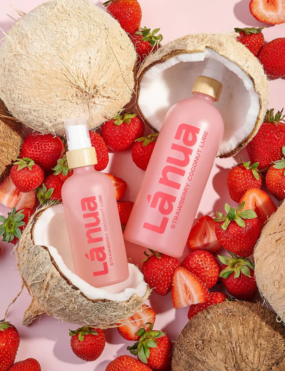 Lubrificante Lá Nua Morango e Coco 100 ml, embalagem sustentável com aroma doce de morango e coco exótico.