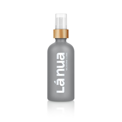 Lubrificante Lá Nua Silicone 100 ml, fórmula de silicone com aloe vera e manteiga de cacau, ideal para lubrificação duradoura e cuidado com a pele.