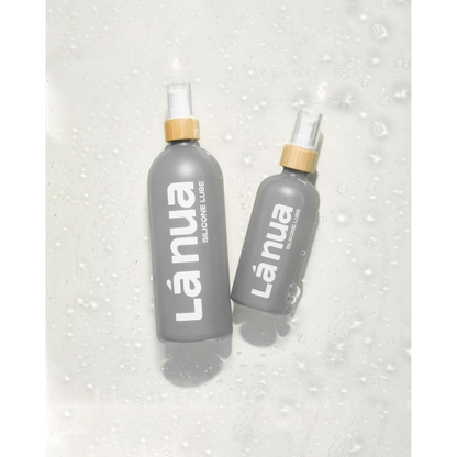 Lubrificante Lá Nua Silicone 100 ml, fórmula de silicone com aloe vera e manteiga de cacau, ideal para lubrificação duradoura e cuidado com a pele.