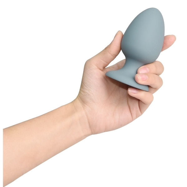Plug anal Nude Sage com esfera interna móvel para estimulação dinâmica, base com ventosa para uso sem mãos e silicone seguro para o corpo.