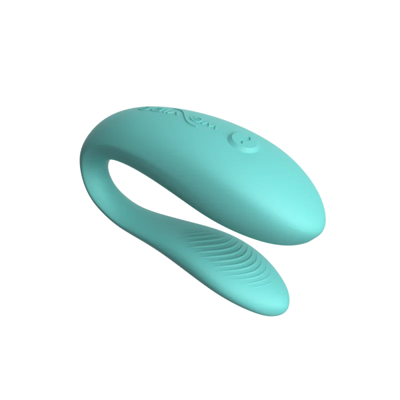 Sync Lite, vibrobrador ergonômico para casais, com controle remoto via App We-Vibe e modos de vibração ajustáveis para maior prazer a dois.